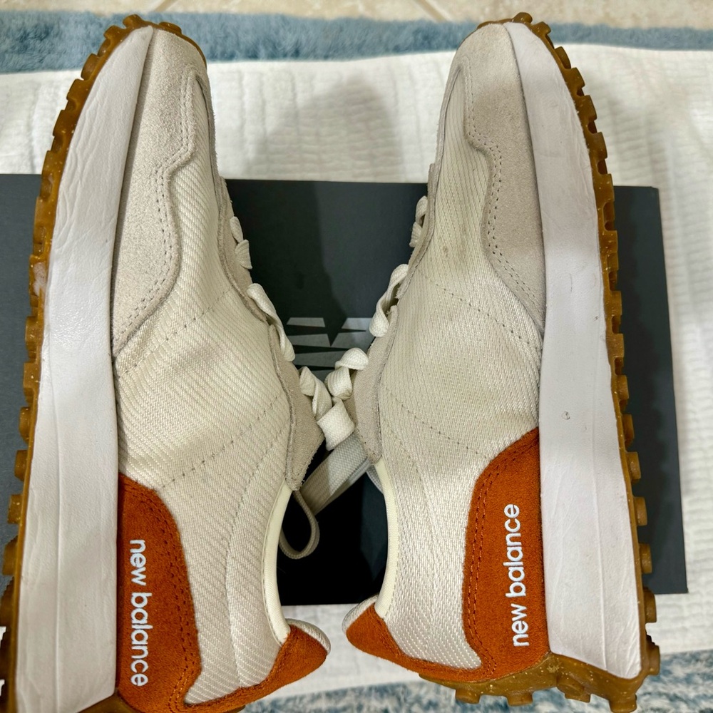 New Balance 327